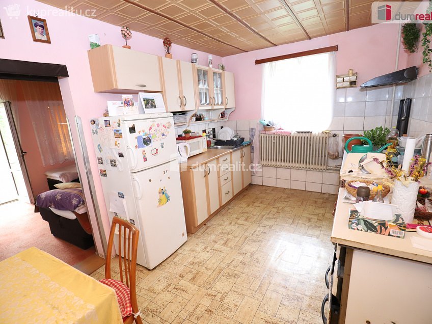 Prodej  stavebního pozemku 2158 m^2 Zahradní, Chlum Svaté Maří 