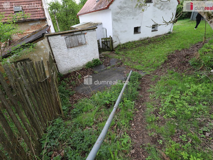 Prodej  stavebního pozemku 2158 m^2 Zahradní, Chlum Svaté Maří 