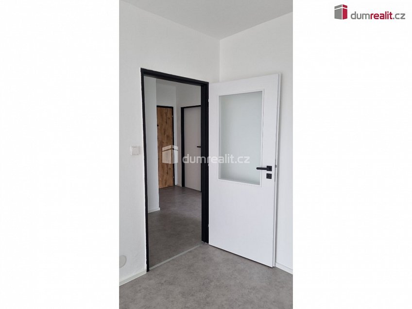 Pronájem bytu 2+1 59 m^2 Na záhonech, Praha 4 