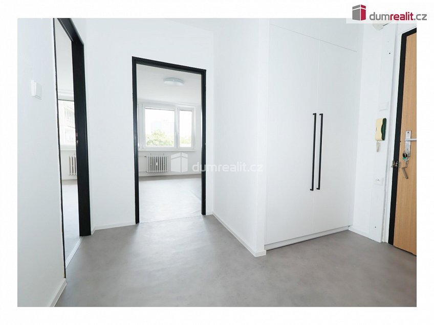 Pronájem bytu 2+1 59 m^2 Na záhonech, Praha 4 