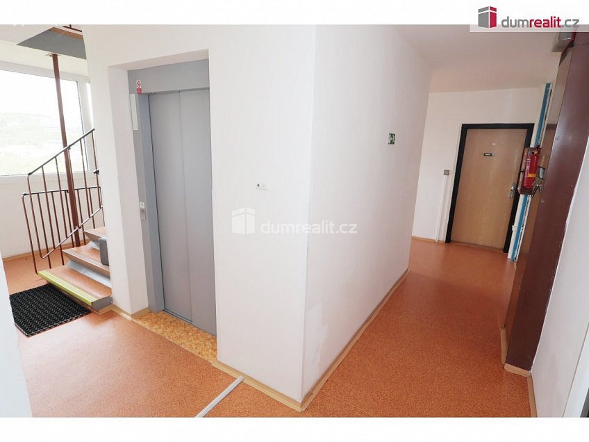 Pronájem bytu 2+1 59 m^2 Na záhonech, Praha 4 