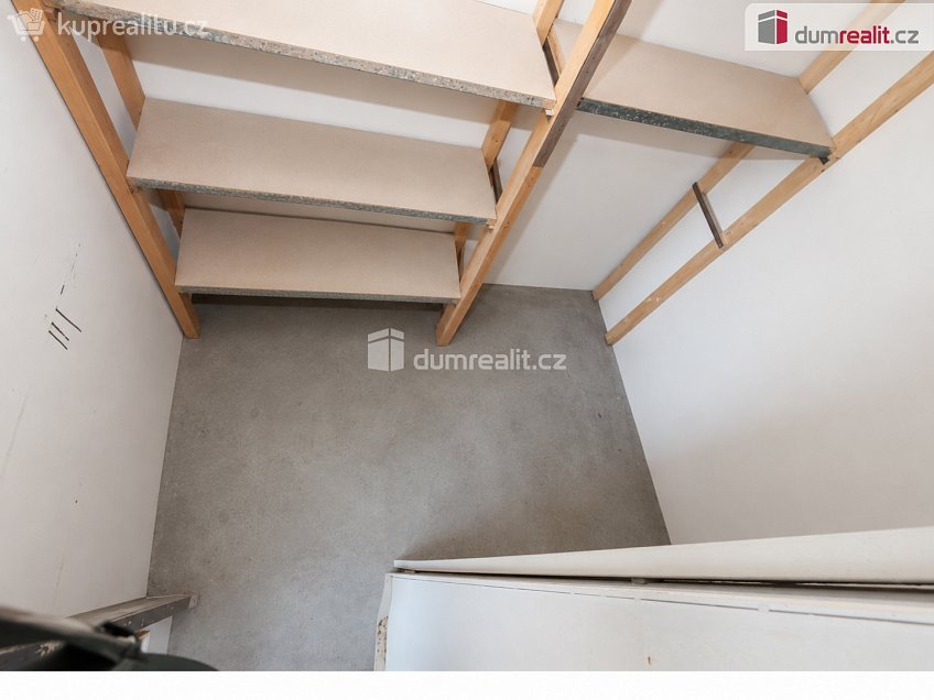Pronájem bytu 2+1 49 m^2 Pejevové, Praha 12 