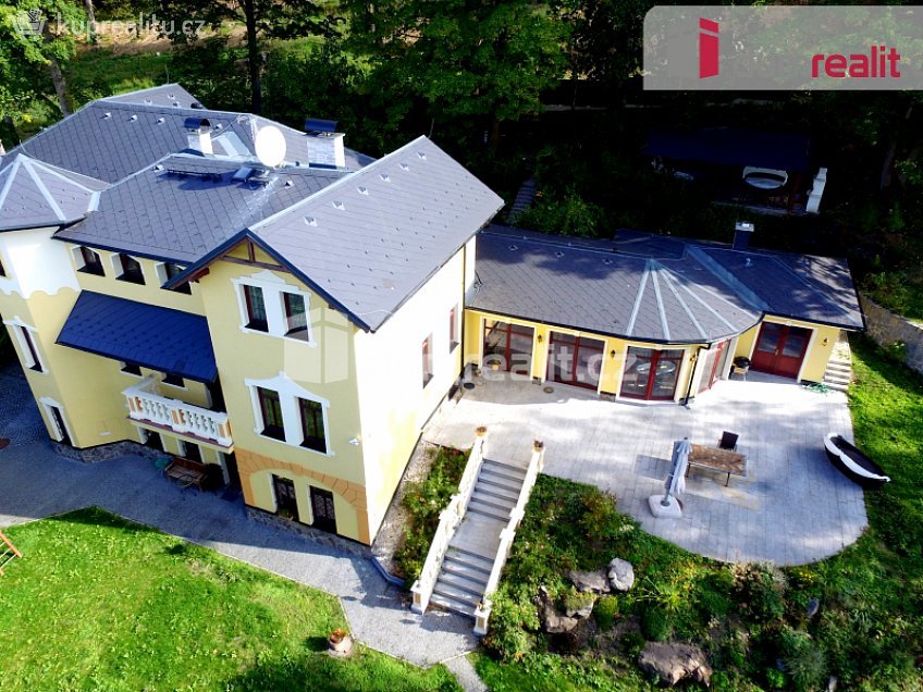 Prodej  vily 734 m^2 Pod Panoramou, Mariánské Lázně 