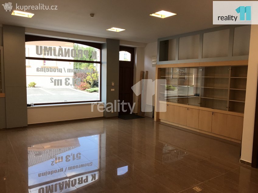 Pronájem  obchodních prostor 49 m^2 Chebská, Karlovy Vary 