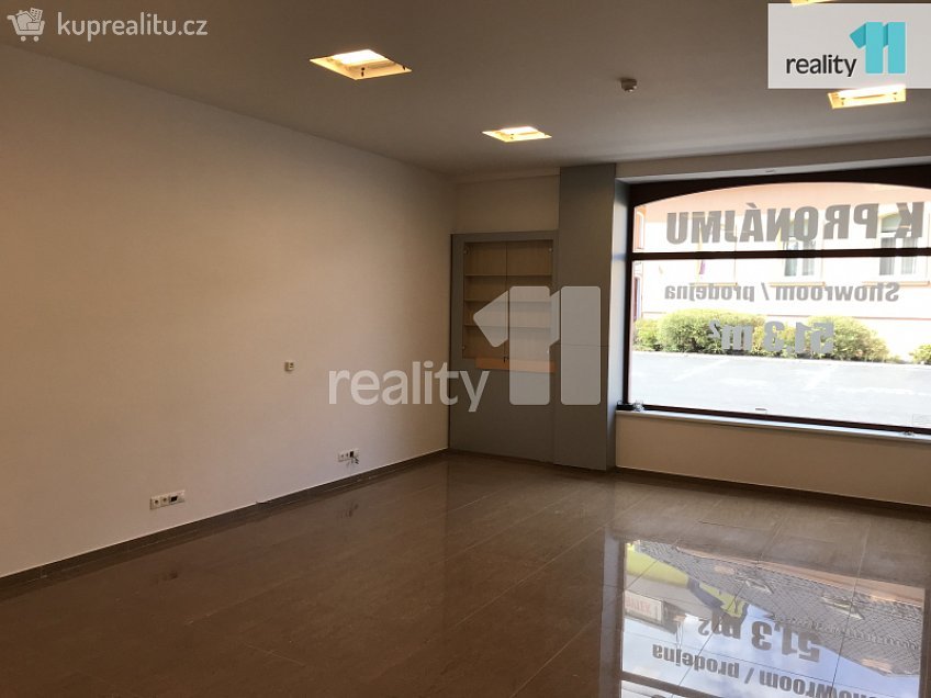 Pronájem  obchodních prostor 49 m^2 Chebská, Karlovy Vary 