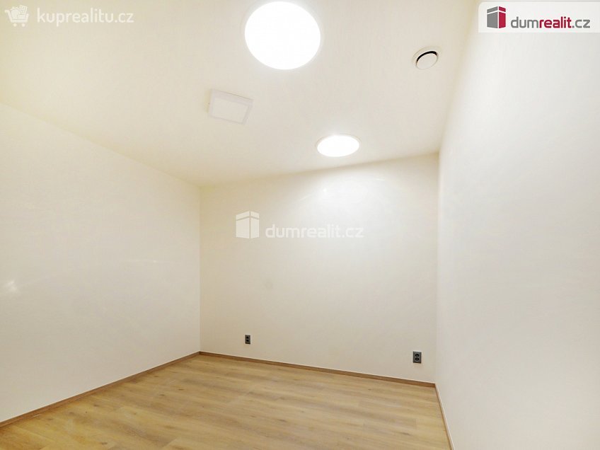 Pronájem bytu 2+kk 48 m^2 Jiřího z Poděbrad, Mělník 