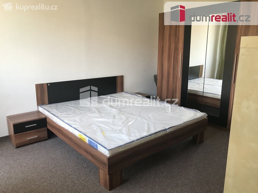 Pronájem bytu 1+1 27 m^2 Veltruská, Praha 9 