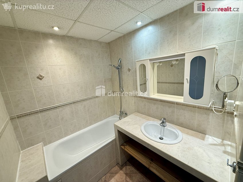 Pronájem bytu 3+1 82 m^2 sídl. Hůrka, Kralupy nad Vltavou 