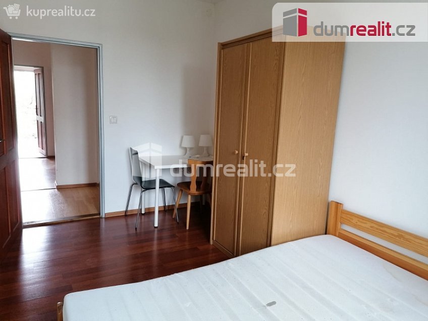 Pronájem bytu 2+kk 55 m^2 Zenklova, Praha 8 