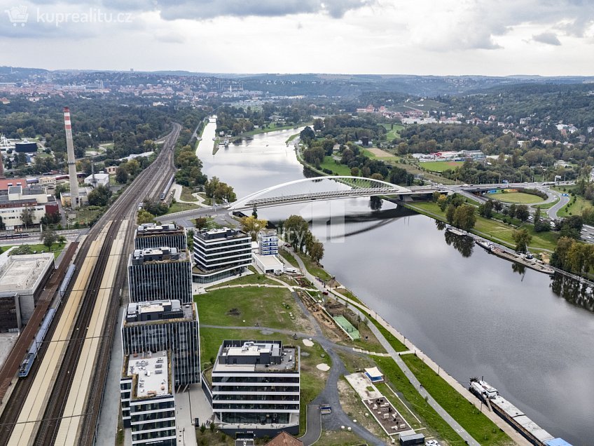 Pronájem bytu 2+kk 49 m^2 V závětří, Praha 7 