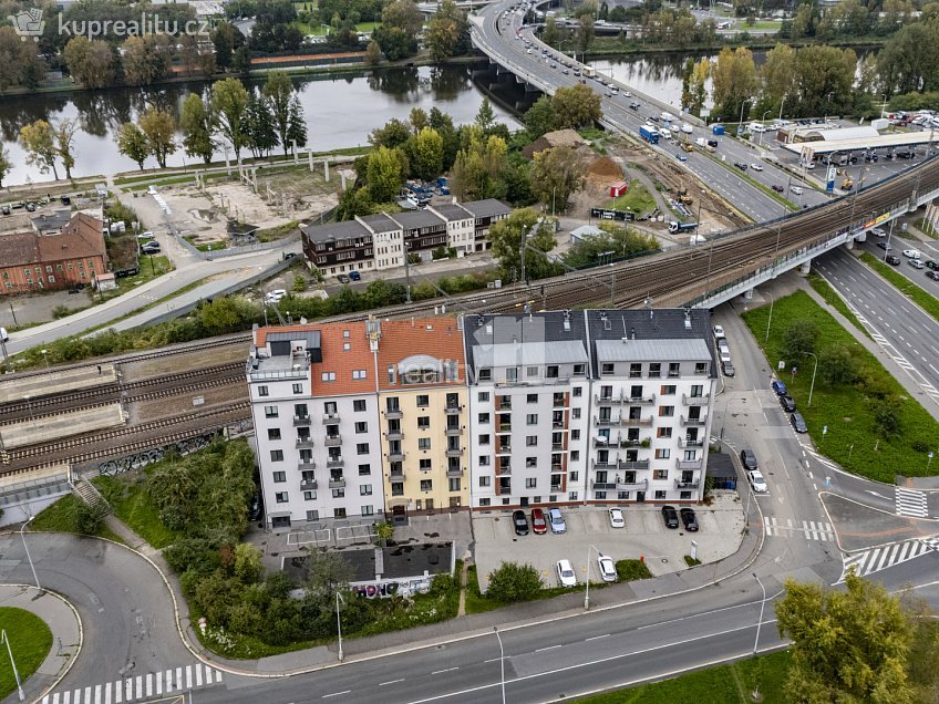 Pronájem bytu 2+kk 49 m^2 V závětří, Praha 7 