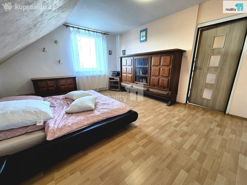Prodej  rodinného domu 189 m^2 Thomayerova, Aš 