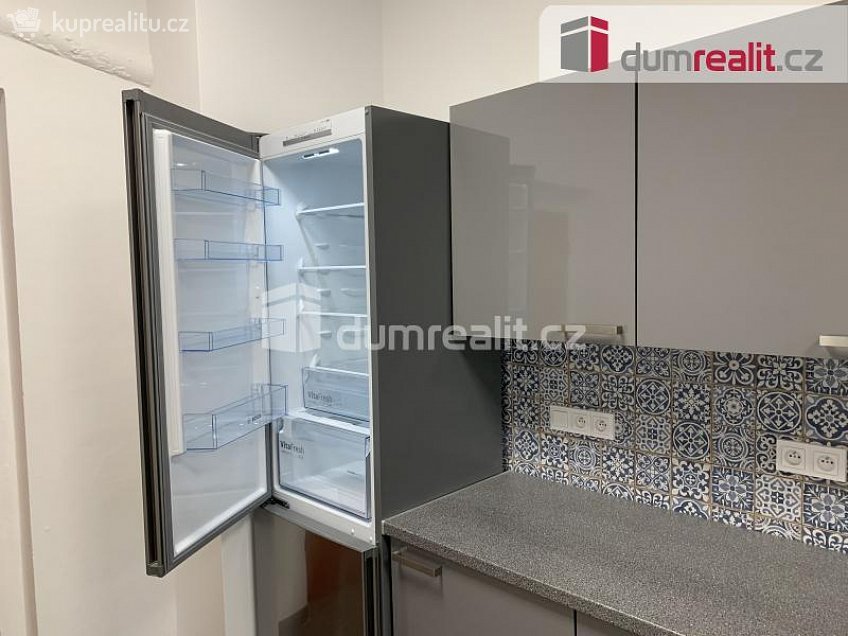 Pronájem  kanceláře 61 m^2 Kalendova, Hradec Králové 