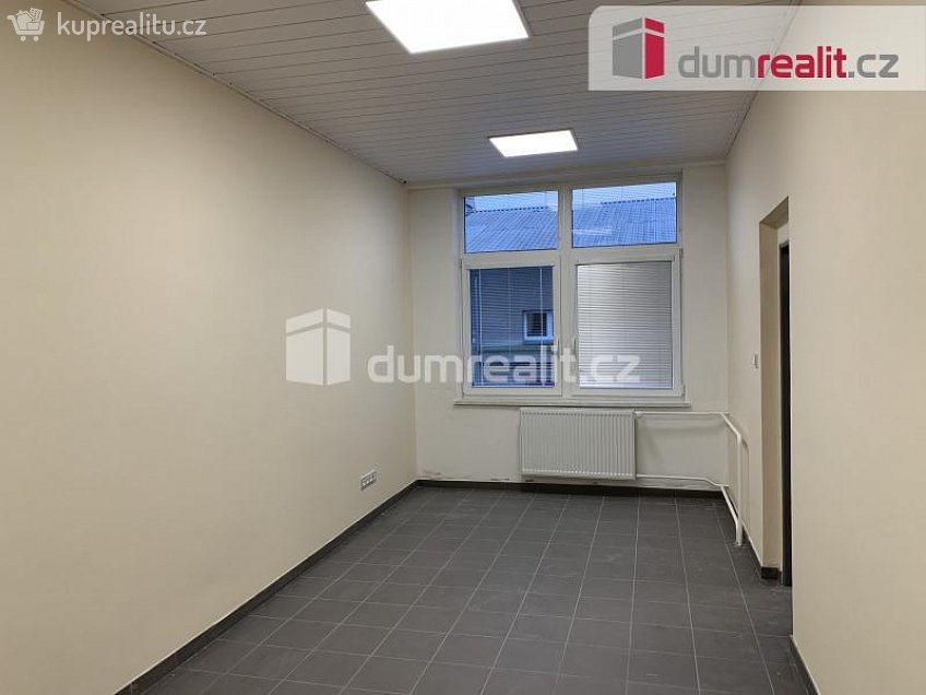Pronájem  kanceláře 61 m^2 Kalendova, Hradec Králové 