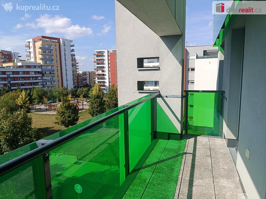 Pronájem bytu 3+kk 65 m^2 Nepomuckých, Praha 18 