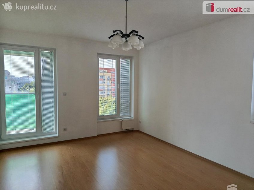 Pronájem bytu 3+kk 65 m^2 Nepomuckých, Praha 18 