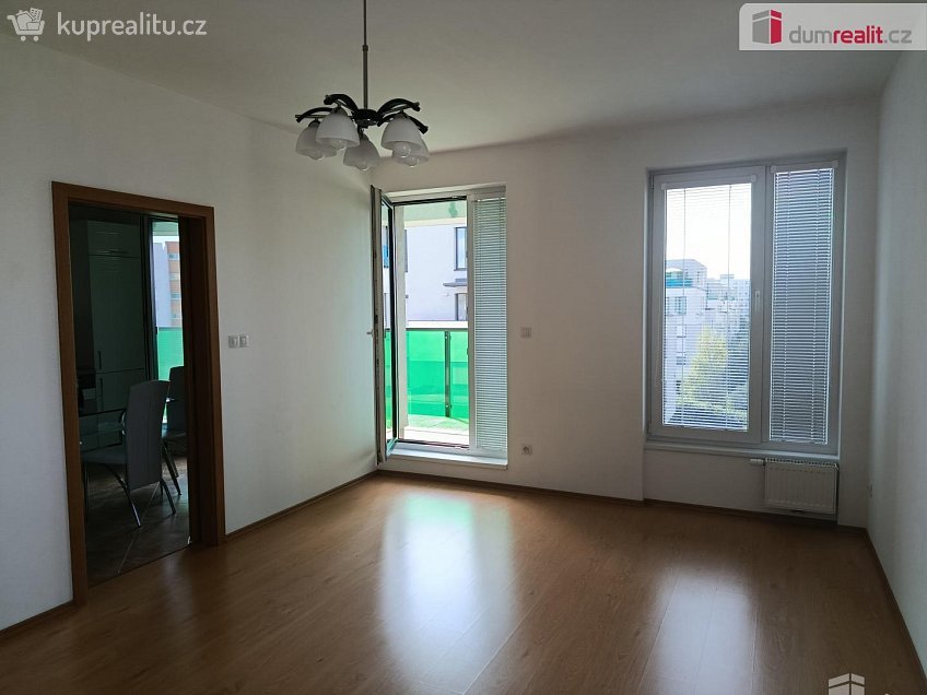 Pronájem bytu 3+kk 65 m^2 Nepomuckých, Praha 18 