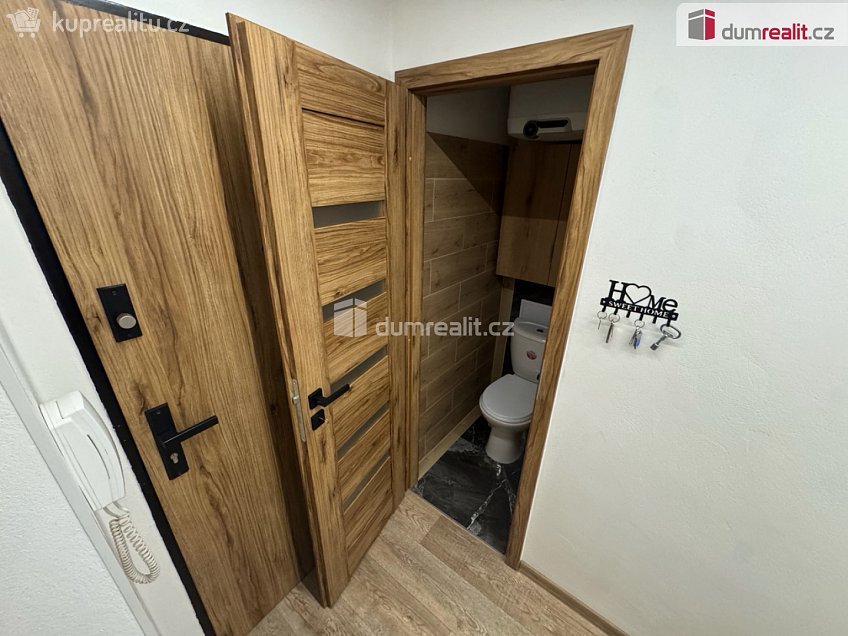 Pronájem bytu 2+1 52 m^2 Hlavní, Uherský Brod 