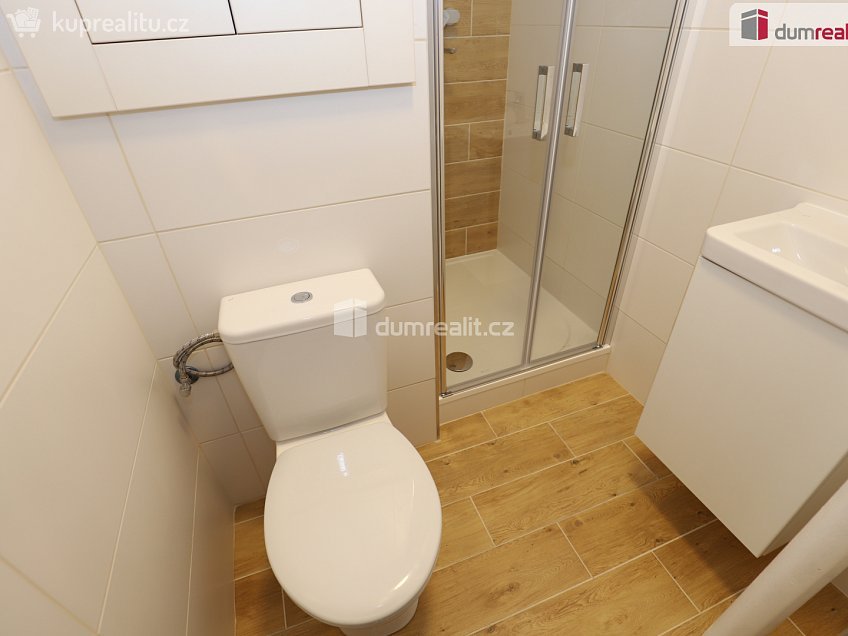 Pronájem bytu 1+kk 23 m^2 Pohraniční stráže, Kraslice 