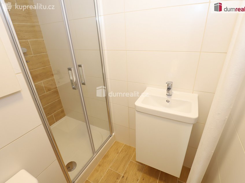 Pronájem bytu 1+kk 23 m^2 Pohraniční stráže, Kraslice 