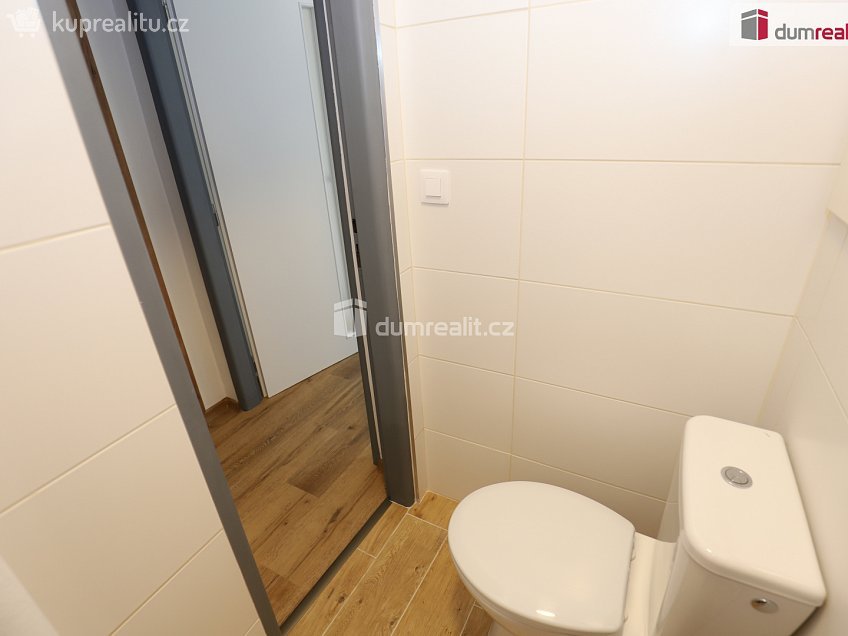Pronájem bytu 1+kk 23 m^2 Pohraniční stráže, Kraslice 