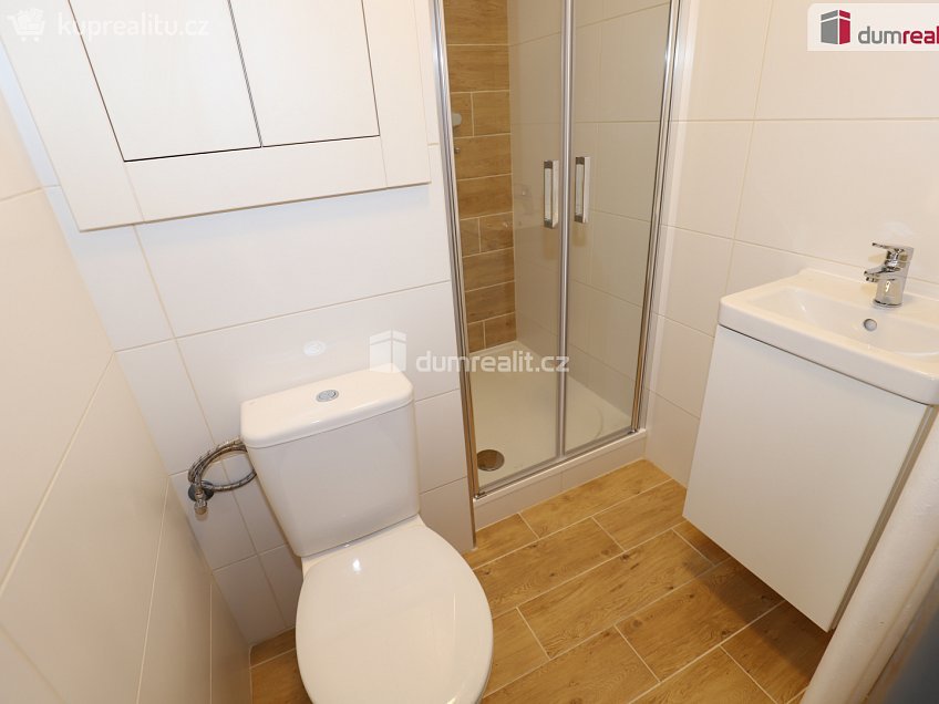 Pronájem bytu 1+kk 23 m^2 Pohraniční stráže, Kraslice 