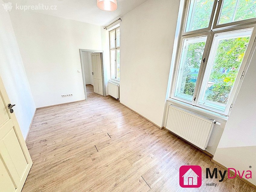 Pronájem bytu 2+kk 48 m^2 Lužická, Znojmo 