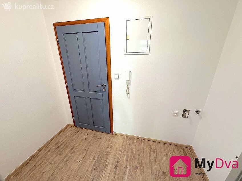 Pronájem bytu 2+kk 48 m^2 Lužická, Znojmo 