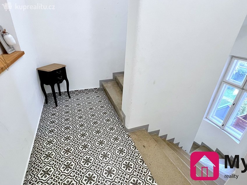 Pronájem bytu 2+kk 40 m^2 Lužická, Znojmo 