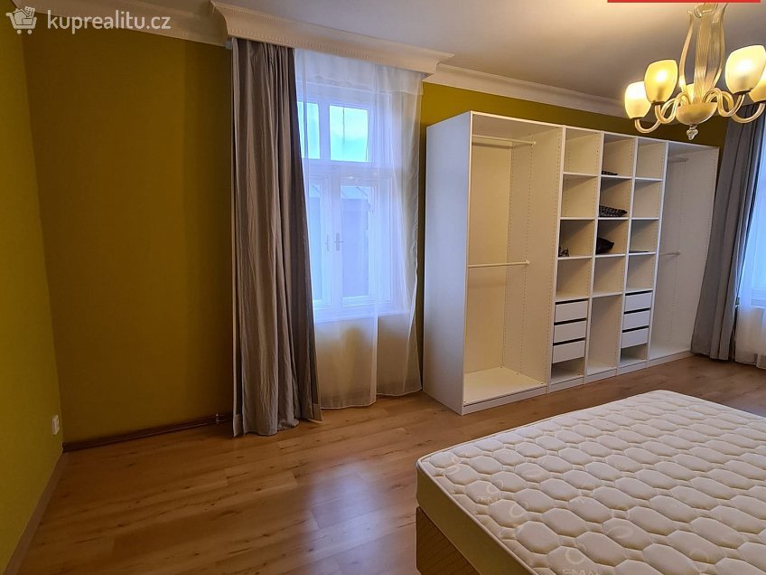 Pronájem bytu 2+1 65 m^2 Ruská, Mariánské Lázně 