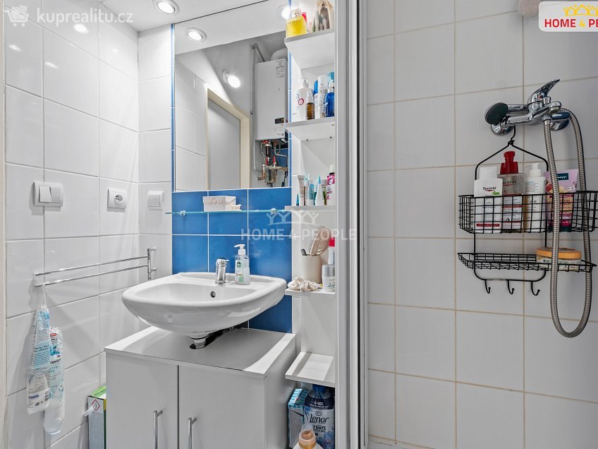 Pronájem bytu 2+kk 45 m^2 Na vinobraní, Praha 10 