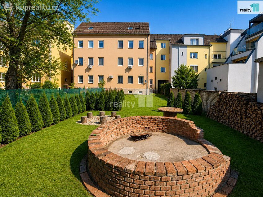 Prodej bytu 3+1 94 m^2 Slavíkova, Hodonín 