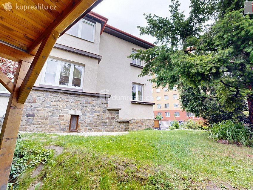 Prodej  rodinného domu 270 m^2 Hobzíkova, Opava 