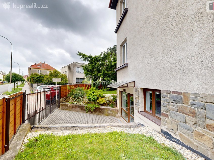 Prodej  rodinného domu 270 m^2 Hobzíkova, Opava 