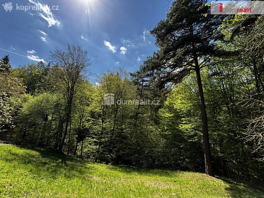 Prodej  stavebního pozemku 1153 m^2 Lužné, Luhačovice 