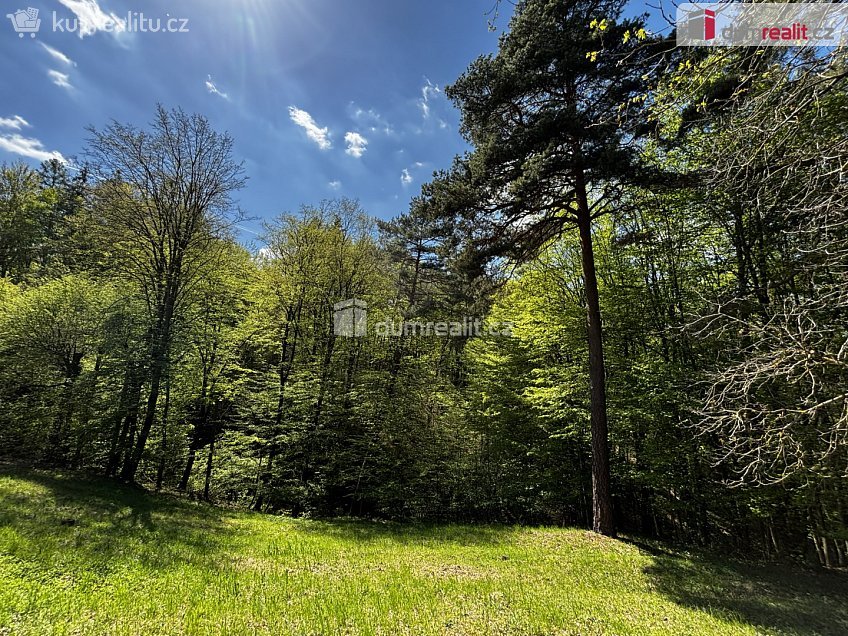 Prodej  stavebního pozemku 1153 m^2 Lužné, Luhačovice 