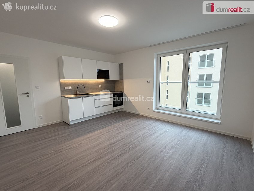 Pronájem bytu 2+kk 48 m^2 Rolavská, Karlovy Vary 