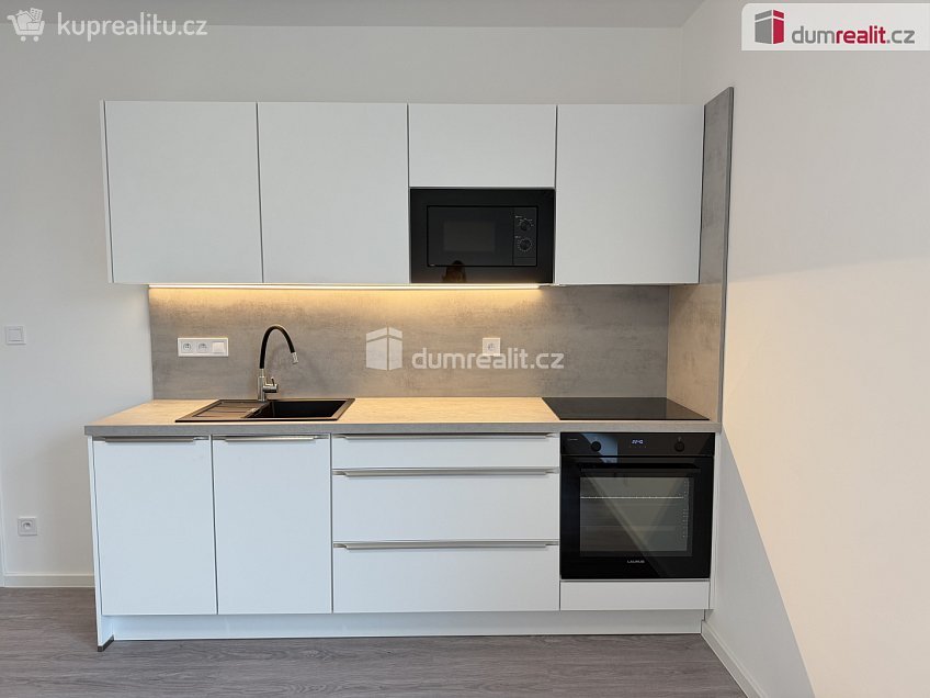Pronájem bytu 2+kk 48 m^2 Rolavská, Karlovy Vary 