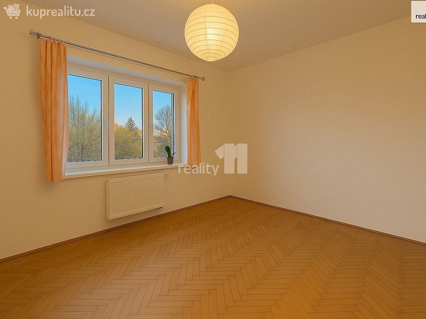 Prodej  rodinného domu 140 m^2 Odlehlá, Praha 9 