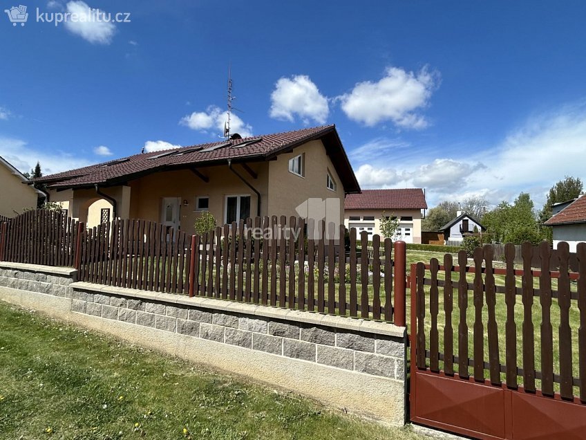 Pronájem  rodinného domu 279 m^2 Sadová, Humpolec 