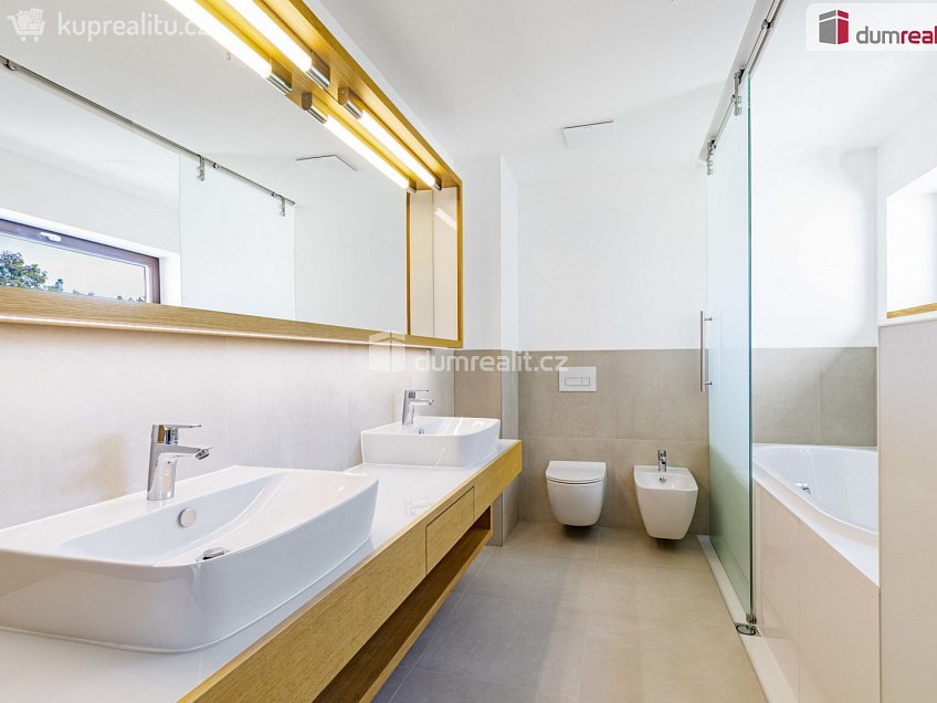 Prodej  rodinného domu 378 m^2 V Hrobech, Praha-Libuš 