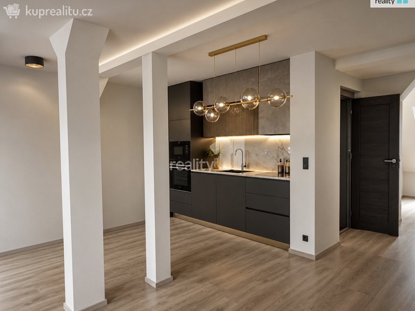 Prodej bytu 3+kk 72 m^2 Českobrodská, Praha 9 