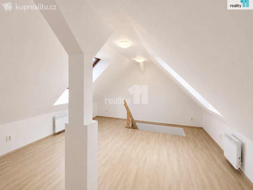 Prodej bytu 3+kk 72 m^2 Českobrodská, Praha 9 