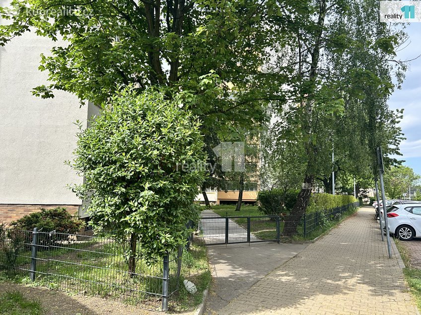 Prodej bytu 3+1 73 m^2 Běluňská, Praha 20 