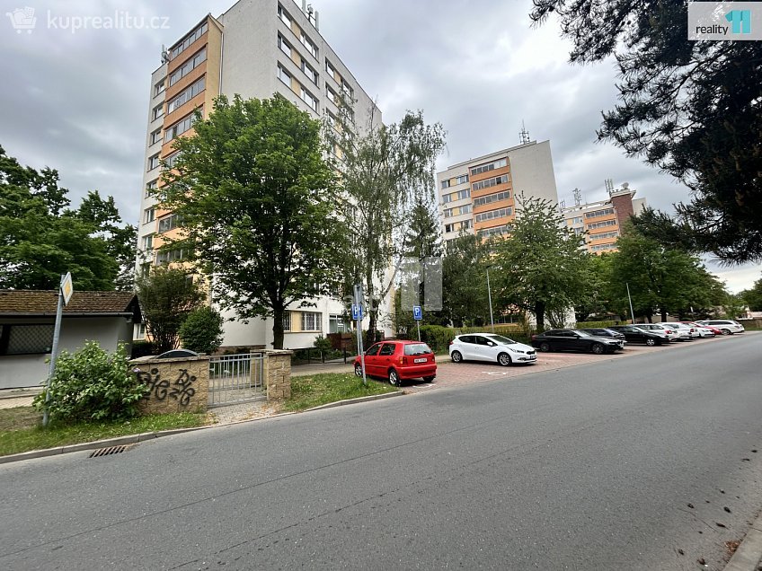 Prodej bytu 3+1 73 m^2 Běluňská, Praha 20 