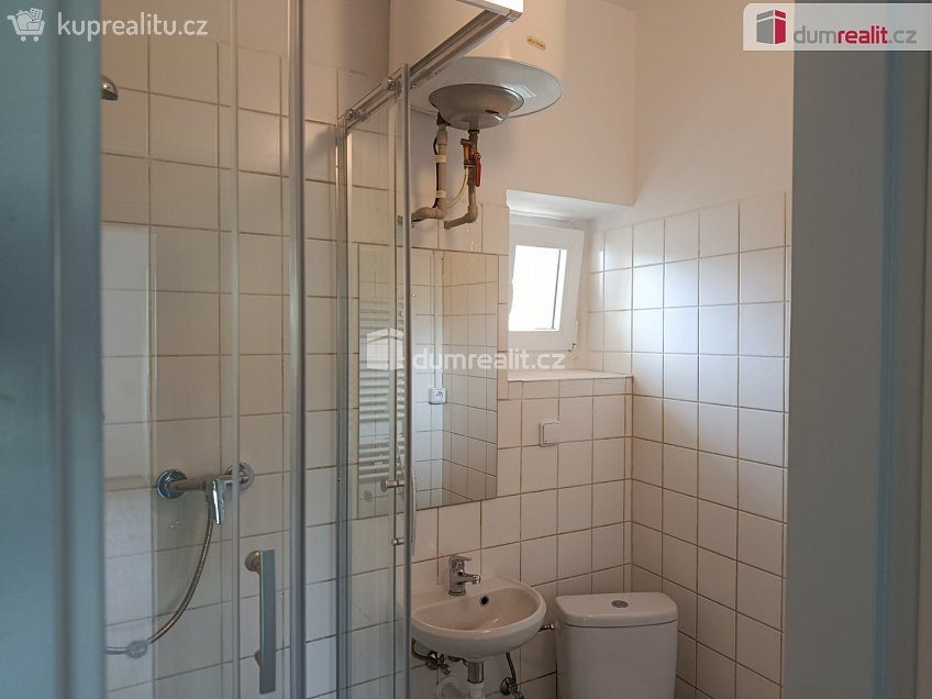 Pronájem bytu 1+kk 23 m^2 Týmlova, Praha 4 