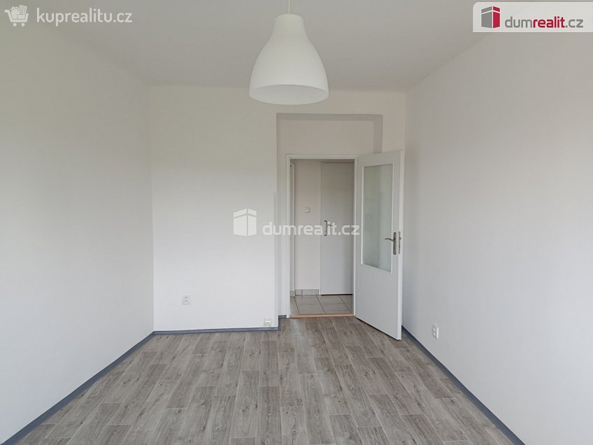 Pronájem bytu 1+kk 23 m^2 Týmlova, Praha 4 