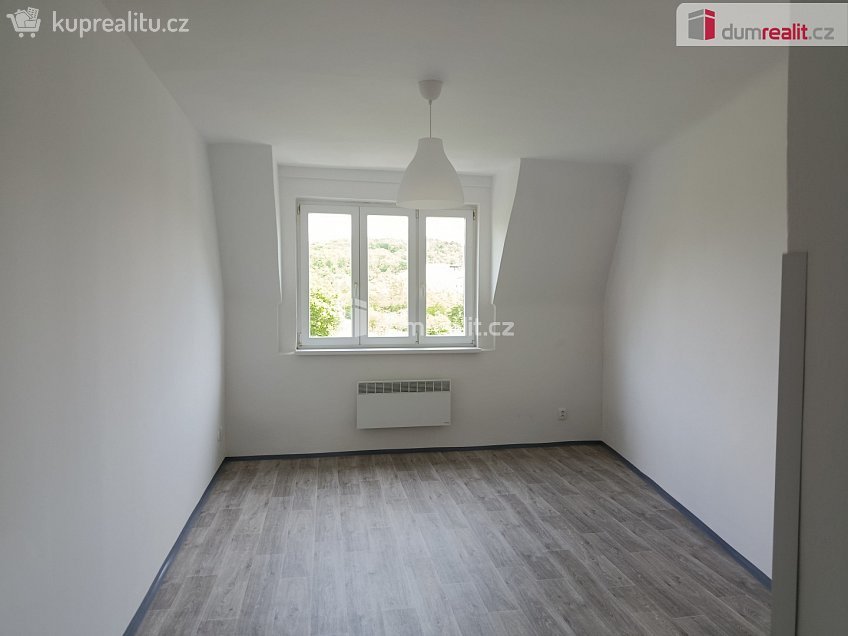 Pronájem bytu 1+kk 23 m^2 Týmlova, Praha 4 