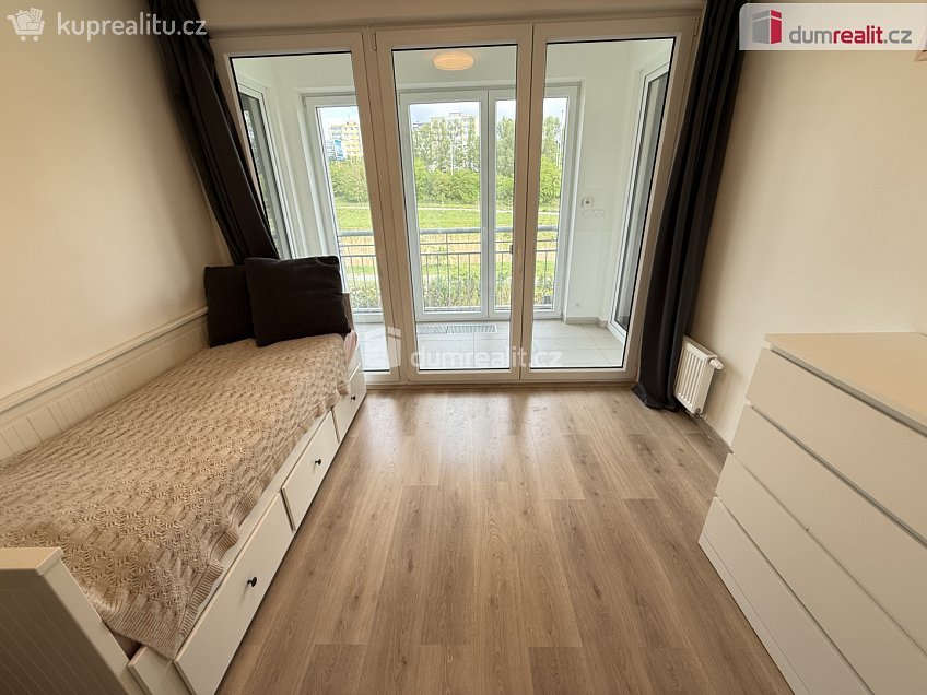 Prodej bytu 3+kk 73 m^2 Toufarova, Praha-Řeporyje 
