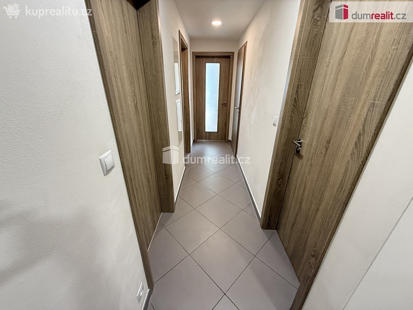 Prodej bytu 3+kk 73 m^2 Toufarova, Praha-Řeporyje 